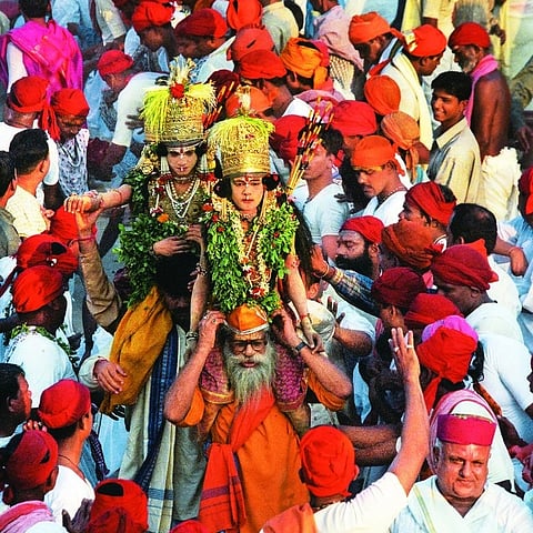 The actors travel, across Ramnagar, enacting scenes from the Ramayana
