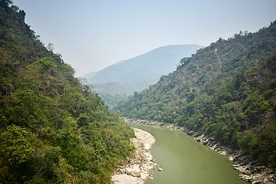 Shutterstock : The Teesta River in Sikkim