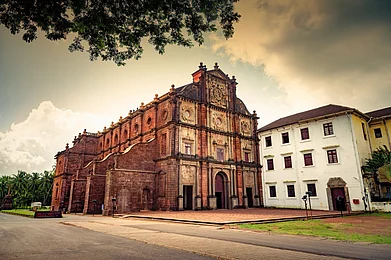 Shutterstock : Ancient Basilica of Bom Jesus church at Goa