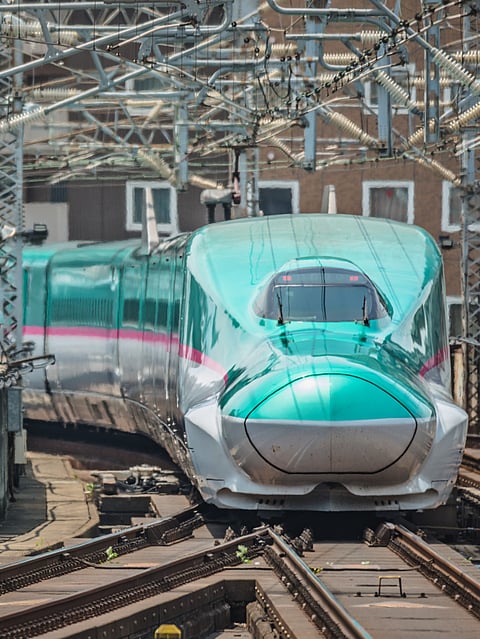 Shinkansen H5