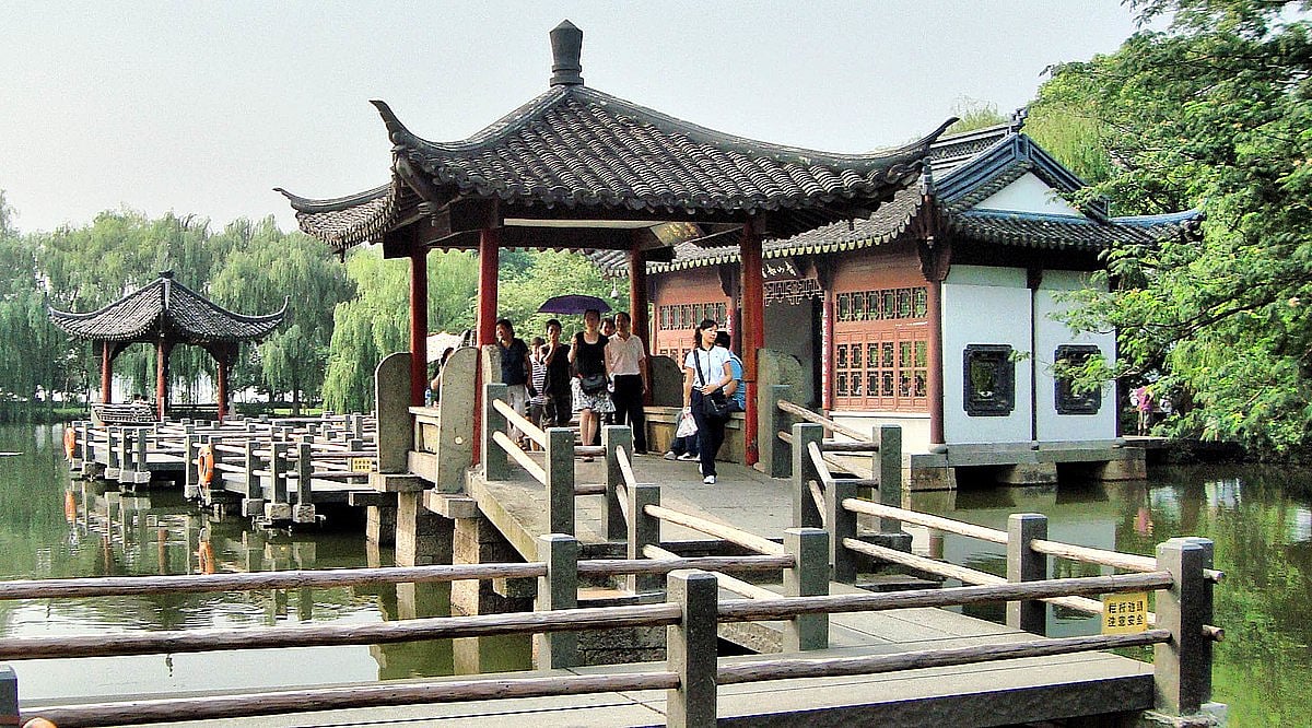 The area around West Lake is dotted with ancient structures