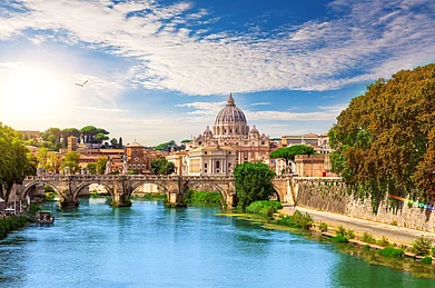 Shutterstock : Skyline of Rome