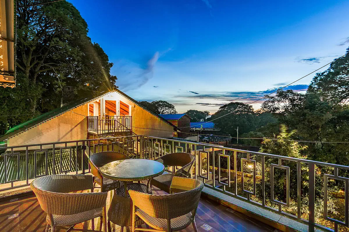 Ellis Ville : The sit out spaces offer stunning views