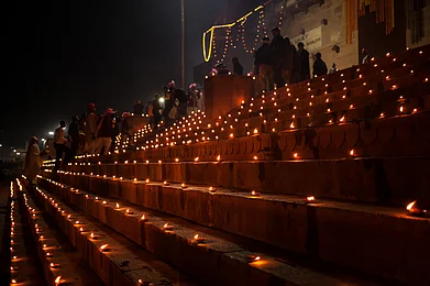 ImagesofIndia/Shutterstock : Varanasi celebrates Dev Deepawali festival