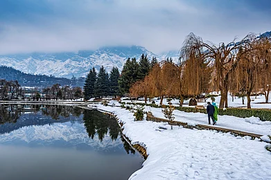 Shutterstock : Srinagar, Kashmir