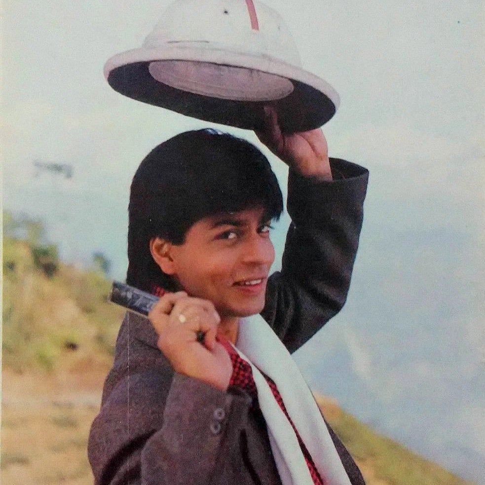 SRK behind the scenes in Raju Ban Gaya Gentleman