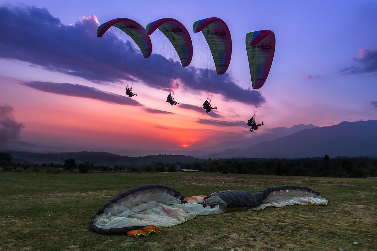 Paragliding in Bir Billing