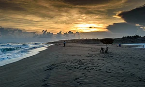 Shutterstock : Puri Beach
