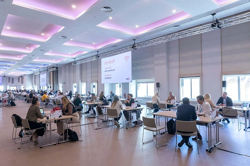 Meeting Sessions at the Hotel Riu Plaza España.