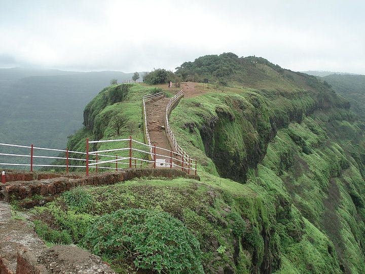 Mahabaleshwar has many walking trails