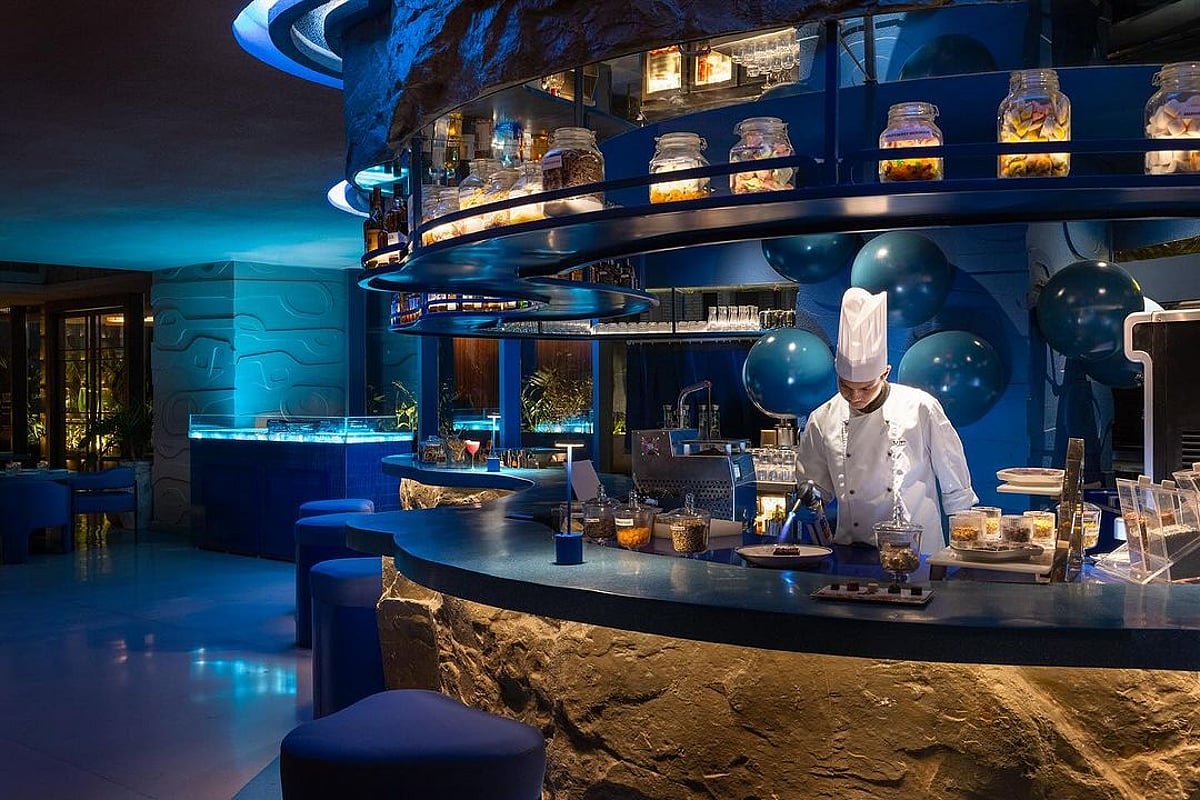 A New Rooftop Cocktail And Bar That Will MELT You In The Moment