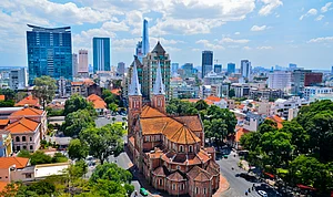 Shutterstock : Notre Dame Cathedral in Ho Chi Minh City