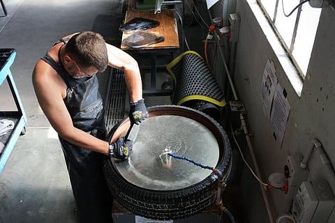 Glass artists working at Canberra Glassworks workshop