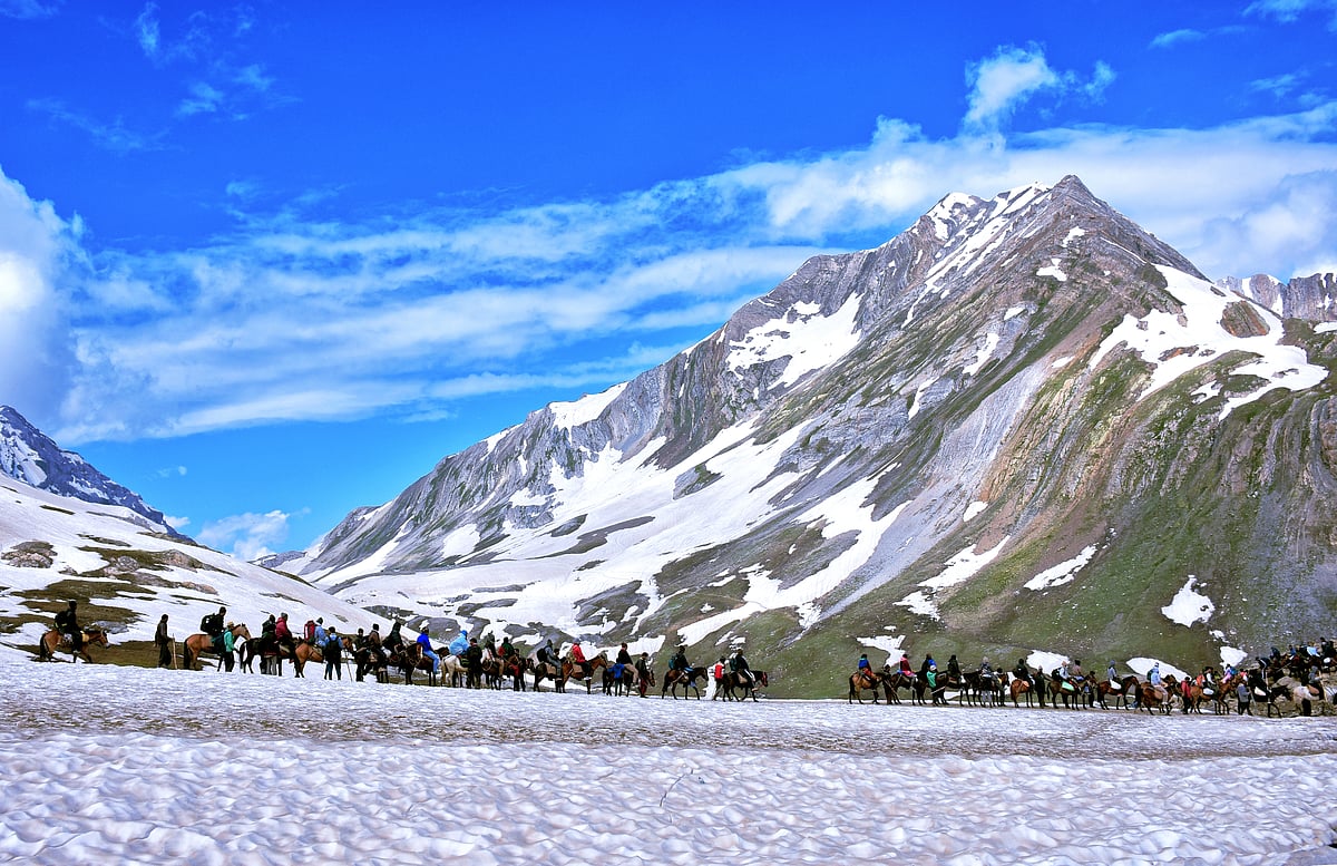 Indrani Majhi on Shutterstock.com : Pilgrims make their way to the top