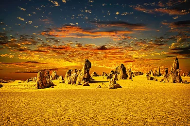 Shutterstock : The Pinnacles, Australia