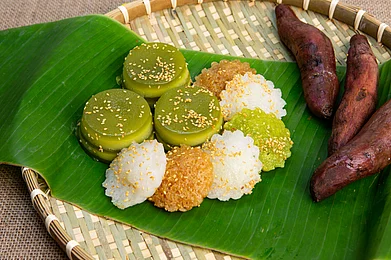Shutterstock : Honeycomb Cake, a Vietnamese dessert