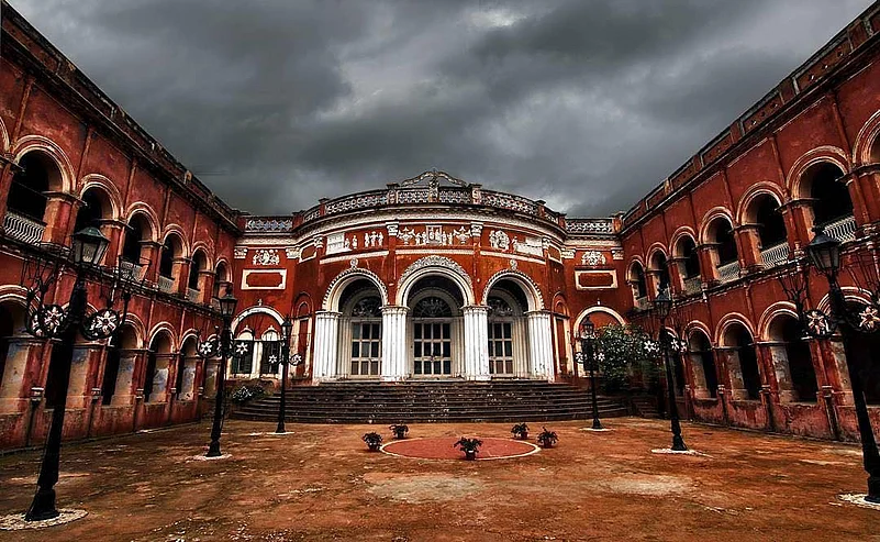 Itachuna Rajbari is located in Hooghly, about an hours drive from Kolkata