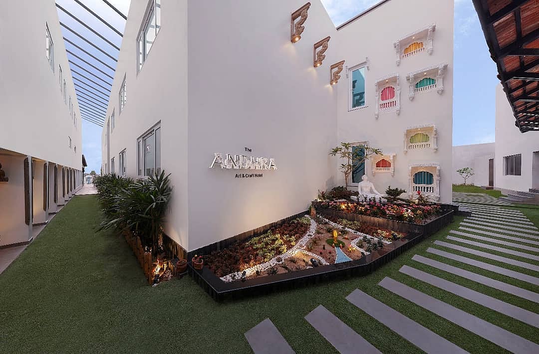 andhra_art_and_craft_hotel/Instagram : Andhra Art and Craft Hotel