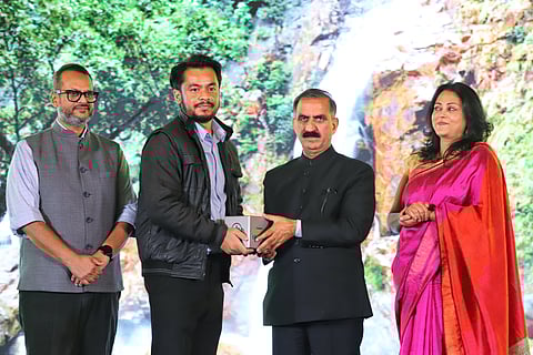 Hon’ble Chief Minister of Himachal Pradesh Shri Sukhvinder Singh Sukhu, CEO, Outlook Group Indranil Roy, and Outlook Traveller Editor Anindita Ghosh felicitated the winners