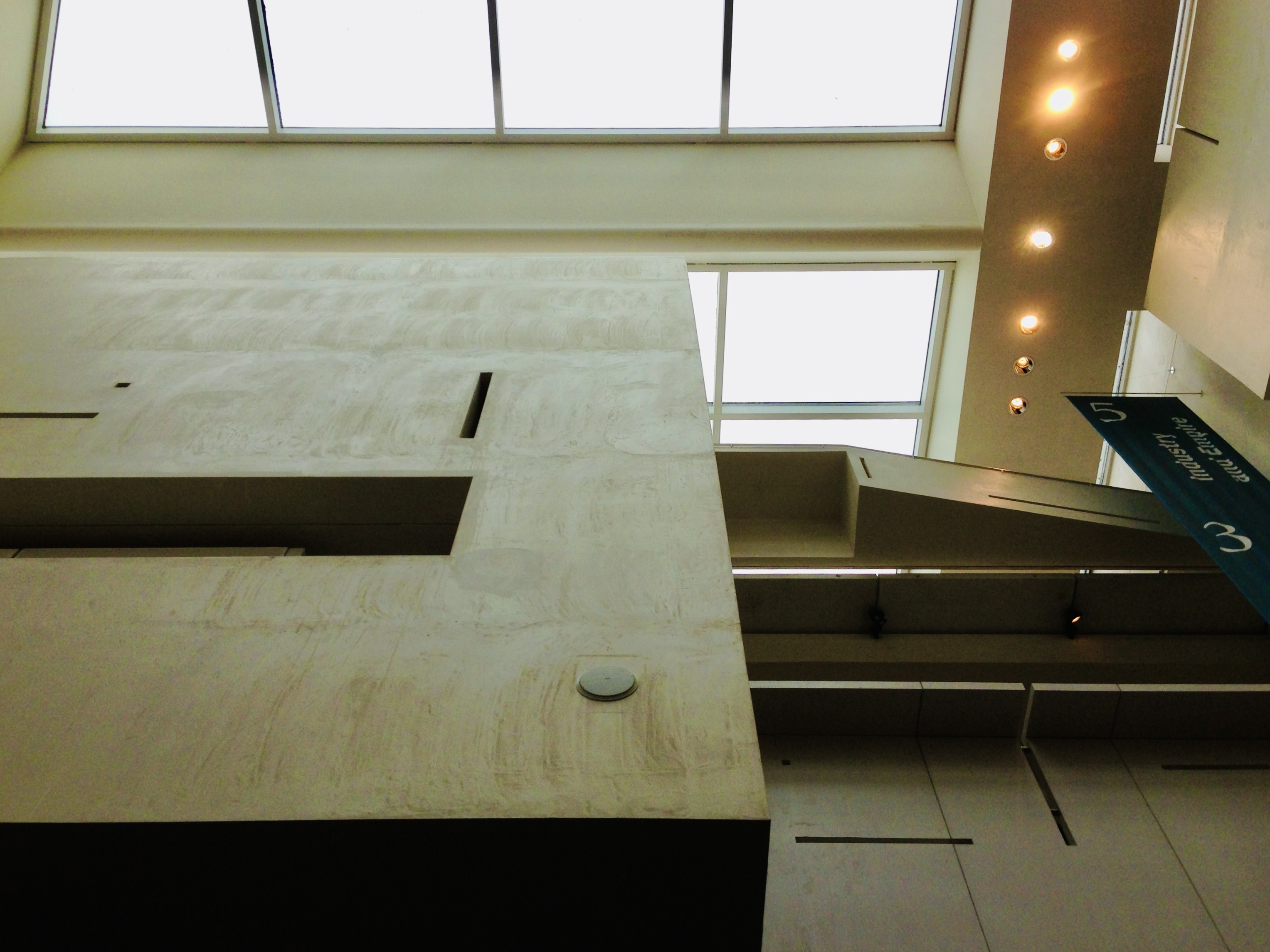 Light comes in from above.