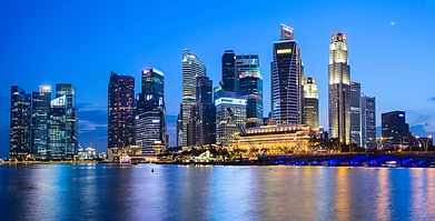 Shutterstock : Downtown Core Skyscrapers and Bayfront district, Singapore