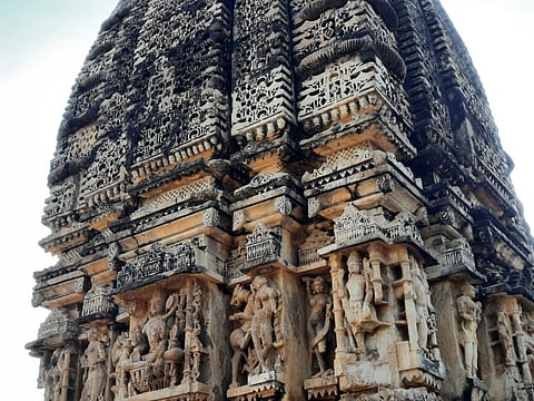 The details of Neelkanth Temple