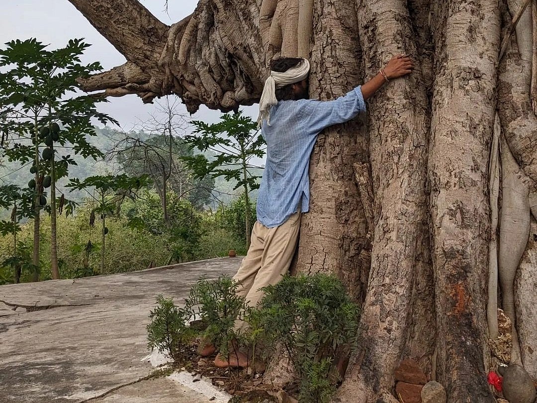 A glimpse of Raghu Raahis ongoing Narmada expedition
