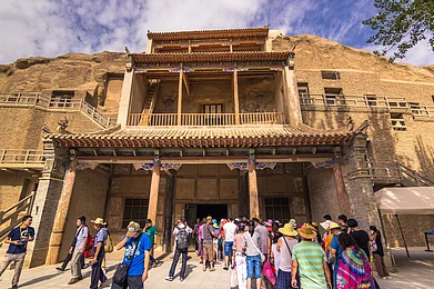 RP Baiao/Shutterstock : Mogao caves UNESCO complex in Dunhuang, China