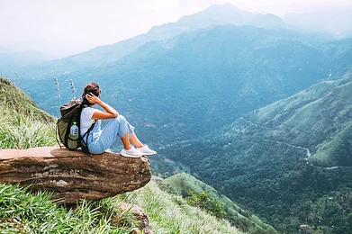 Shutterstock : Hiker at the top Little Adams hike trail, Sri Lanka