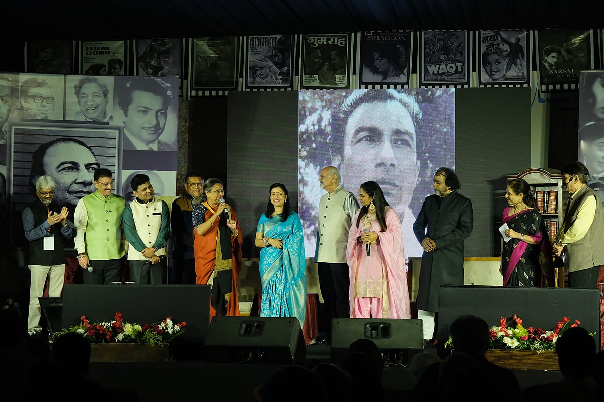 Musicians and storytellers worldwide mesmerise the audience with enthralling stories.