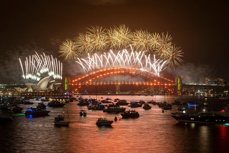 Sydney NYE fireworks over the harbour and bridge