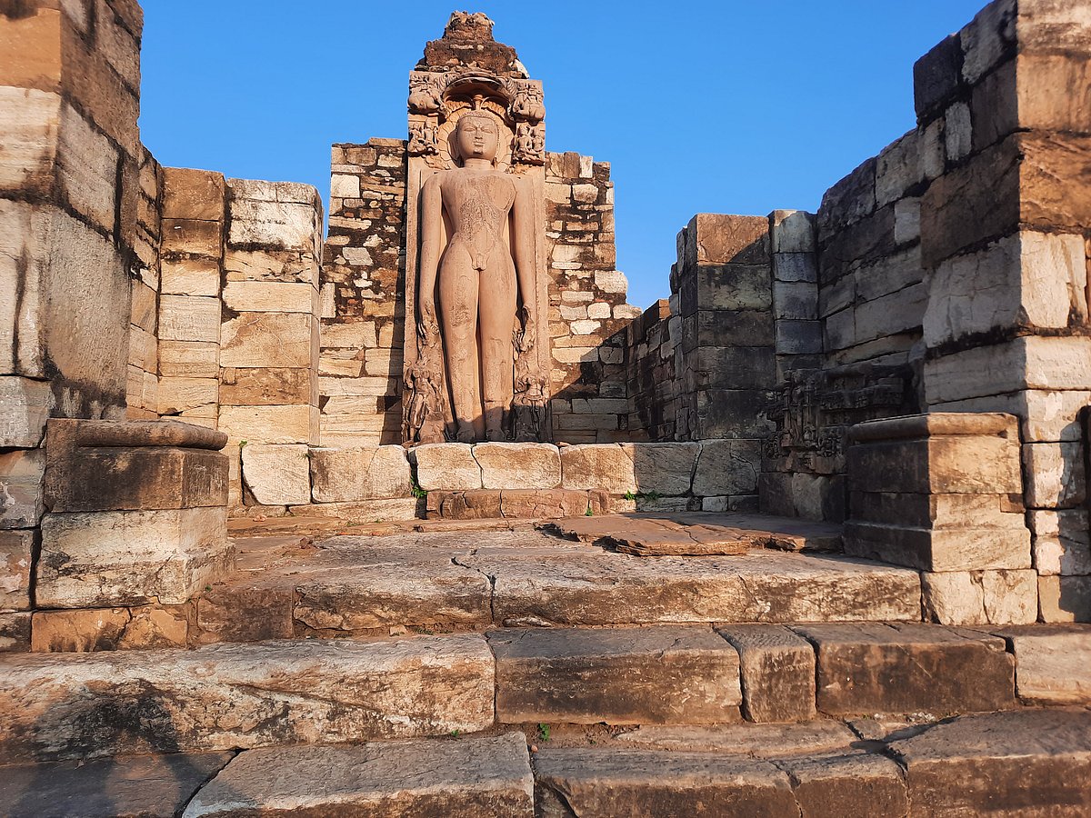 Statue of Jain Tirthankara Shantinatha inside the ruins of Naugaza Digambar Jain temple at Sariska
