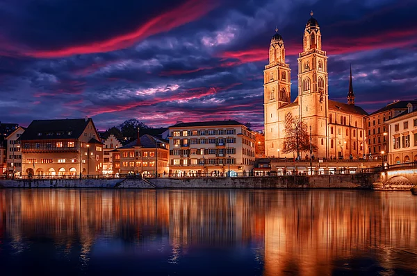 Shutterstock : Grossmunster, Zurich