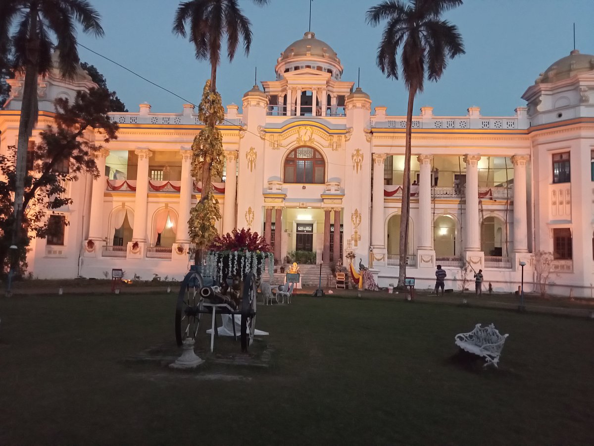 The Mahishadal Rajbari is located less than three hours from Kolkata