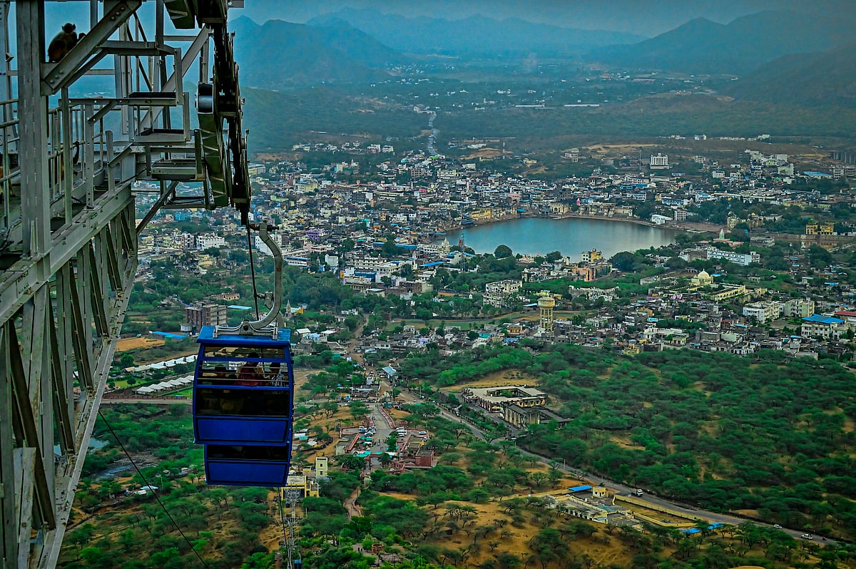 Pushkar ropeway offers a brilliant view of the lake