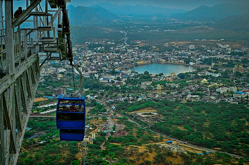 Pushkar ropeway offers a brilliant view of the lake