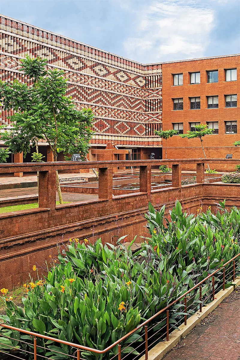 Krushi Bhawans jalis save 40 per cent of its cooling load