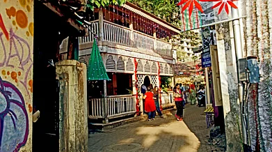 Duttagupta M K/Shutterstock : Khotachiwadi in Mumbai