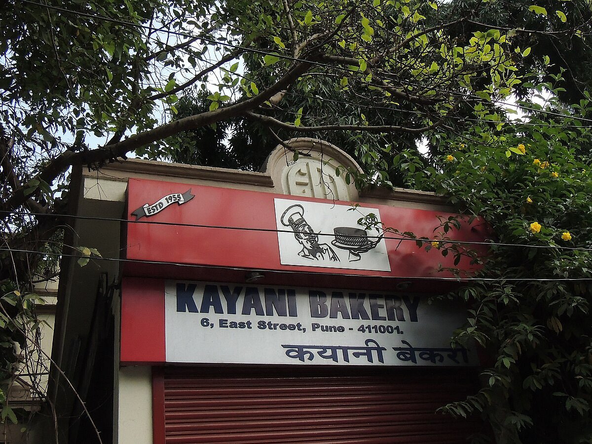 Pick up Shrewsbury biscuits and soft mawa cakes at Kayani