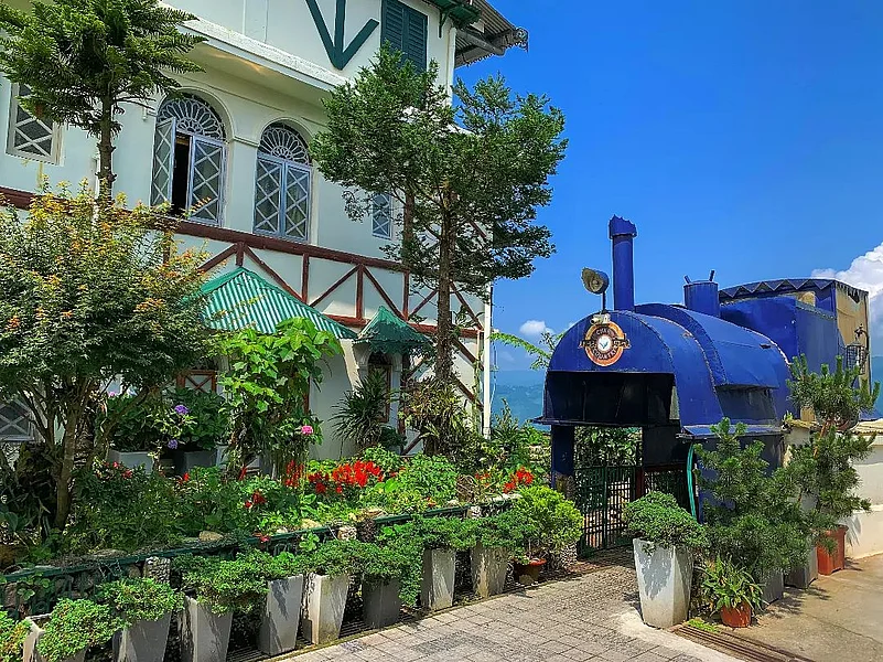 The hotel provides sightseeing trips