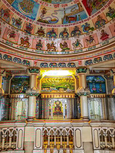 Inside Walkeshwar Temple