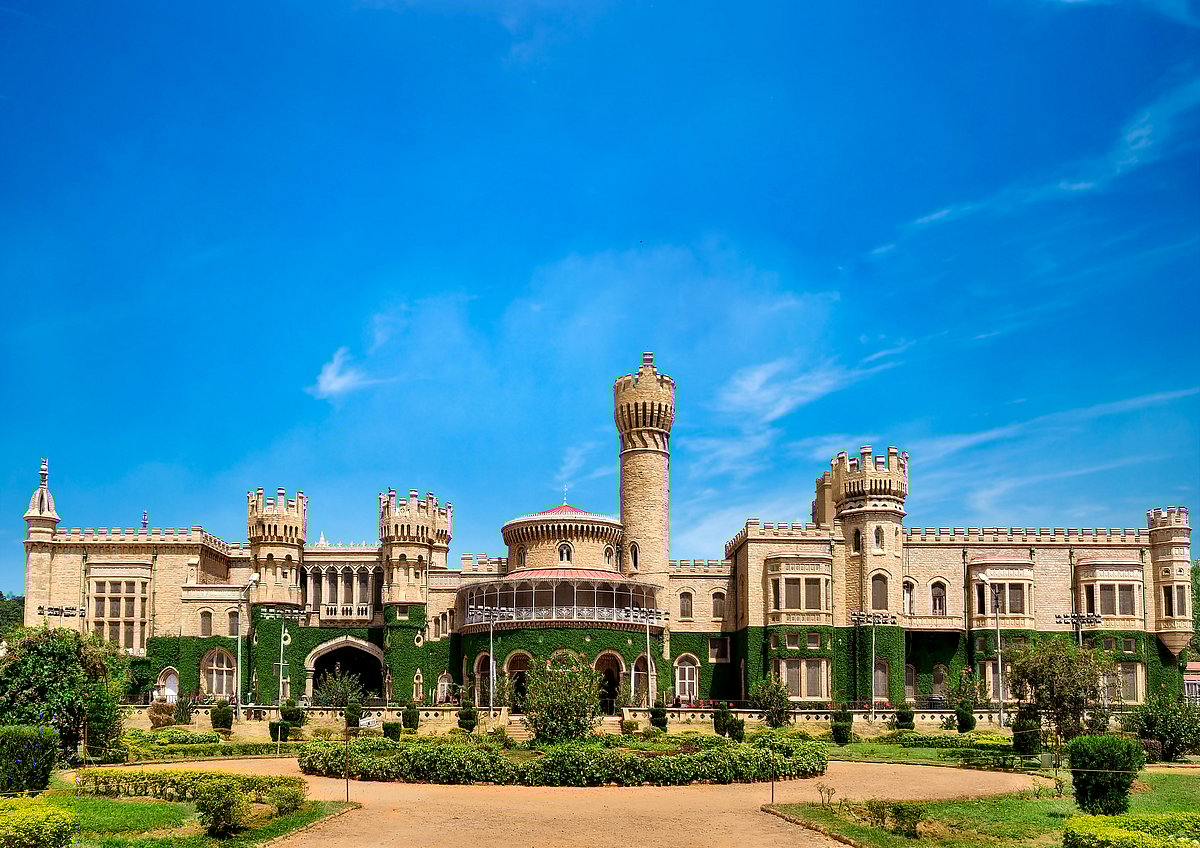 Shutterstock : Bangalore Palace, Bengaluru