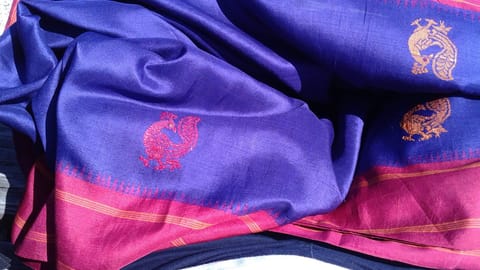 Over the years, Rasi has added dress materials, shawls, silk ties, handicrafts, readymades and linens to its stock