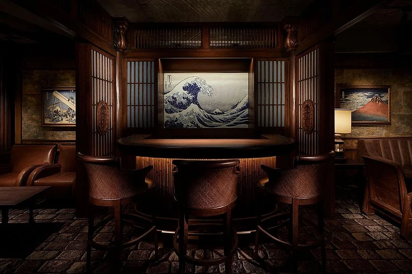 SG Club offers a traditional saloon like interiors