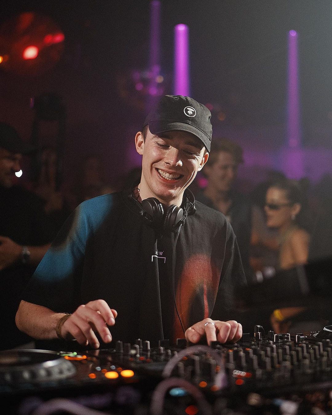 Massanos debut Afterlife EP hit No. 1 on the Beatport releases chart.
