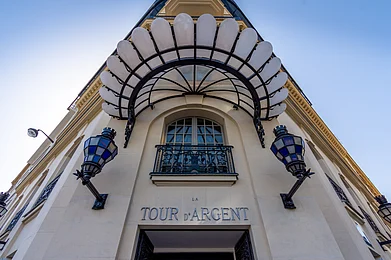 HJBC / Shutterstock.com : La Tour DArgent is the oldest restaurant in Paris