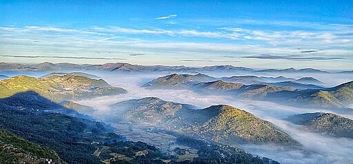 Vanjangi hill point gives a fabulous view of the resplendence of the clouds