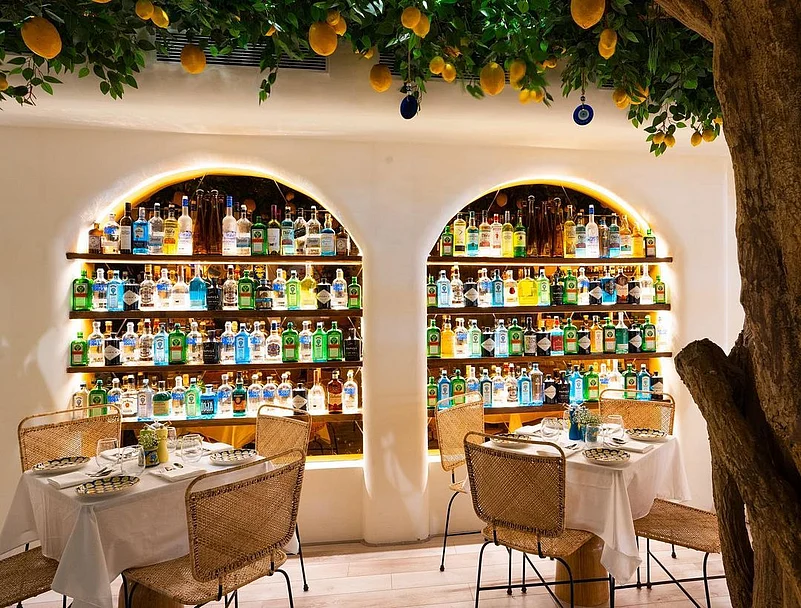 Bizza is a cute spot for delicious meals in Bandra