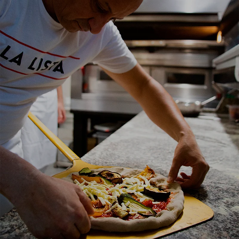 This restaurant is well-known for its superb wine, cordial, and beer