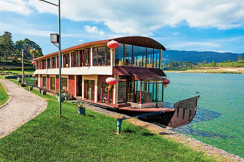 A boat ready to ferry tourists across Lake Gregory